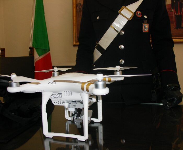 San Pietro turista fa volare drone Via della Conciliazione