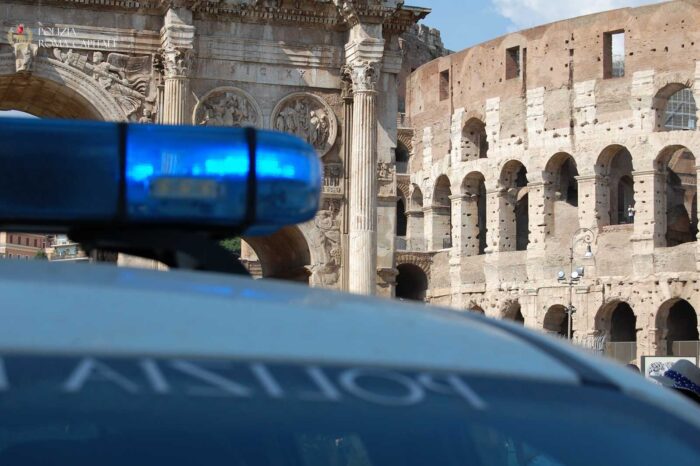Colosseo, controlli della Polizia Locale: un arresto. Fermati venditori abusivi e "saltafila"