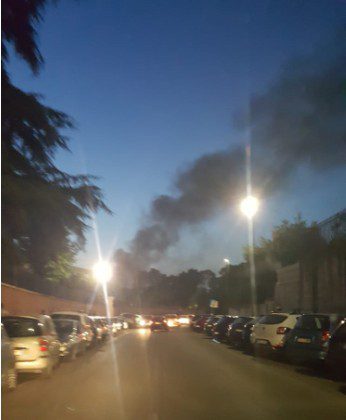 Incendio discarica di rifiuti Aniene in via Salaria ieri sera 25 luglio 2019