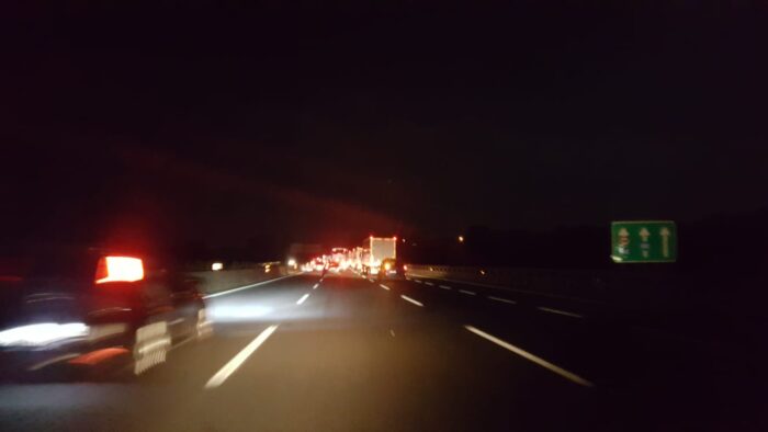 A1 Milano-Napoli, incidente nella notte tra il bivio per la diramazione di Roma Sud e Valmontone: 4 feriti