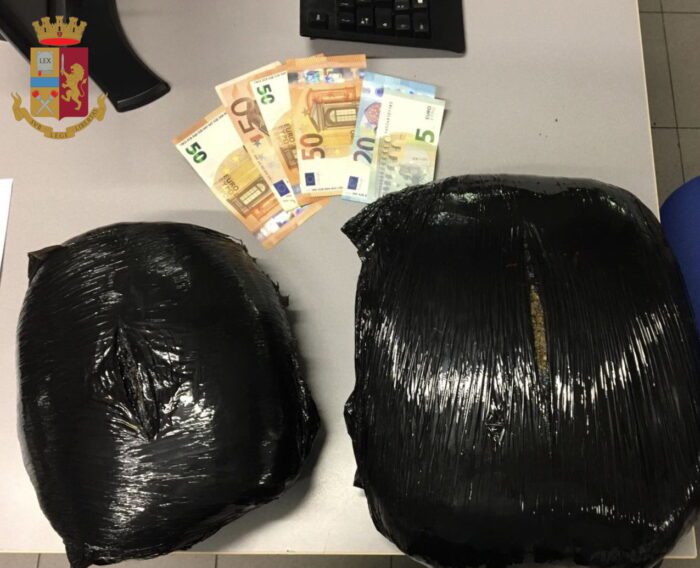 Roma, controlli antidroga della Polizia: 7 arresti e sequestrati 3 kg di droga