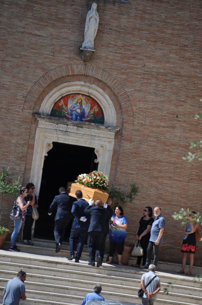 segni funerali giampaolo tummolo