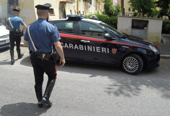 Controlli dei Carabinieri nel quartiere San Basilio: arrestate 2 persone e sequestrate circa 150 dosi di droga