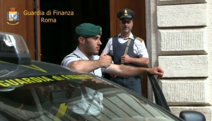 Concorso per lavorare nella Guardia di Finanza: figure ricercate, requisiti, info e bando. Leggi qui per candidarti