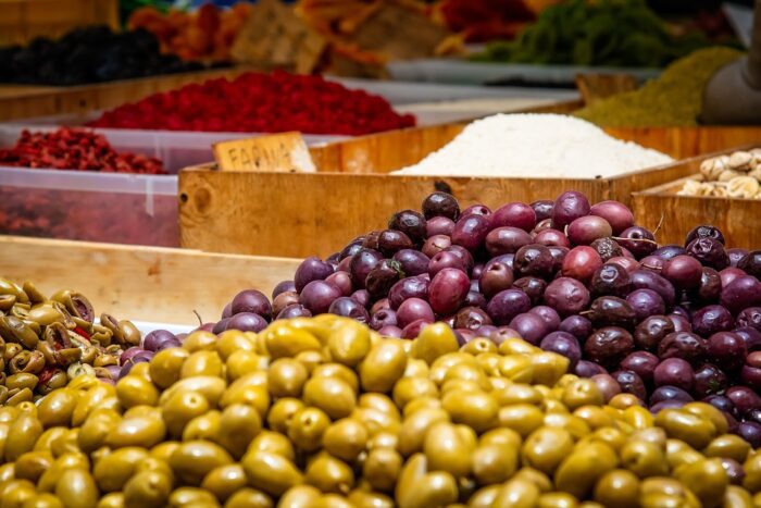 La denuncia del Comitato di Gestione dell'Università Agraria di Gallicano nel Lazio: "Rubati dispositivi per il funzionamento del frantoio locale, danni per tutta la comunità"