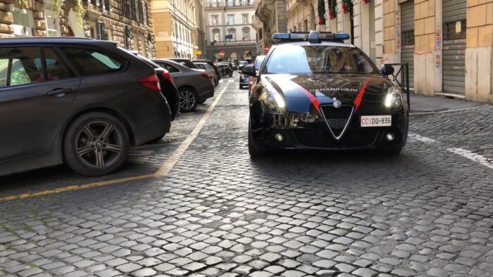 Canale Monterano, evade i domiciliari: danneggia un bar e minaccia i passanti