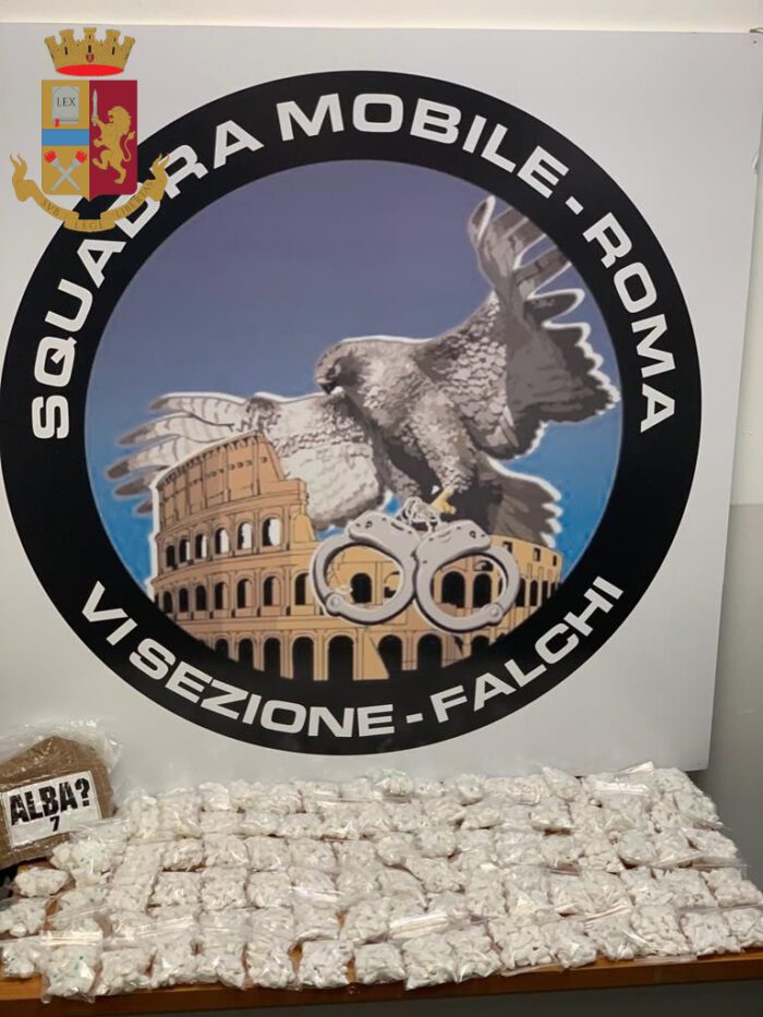 Roma, migliaia di dosi sequestrate e sette spacciatori in manette: focus sul quartiere di San Basilio e Fonte Nuova