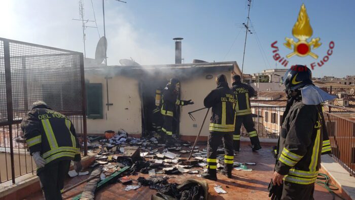 piazza della Torretta incendio palazzo