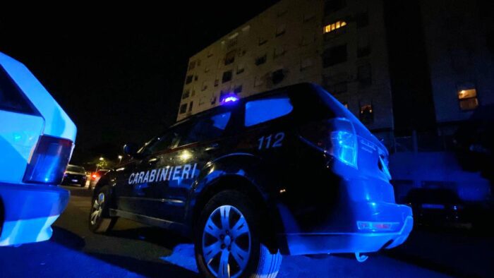 Tor Bella Monaca, duro colpo dei Carabinieri nella roccaforte dello spaccio: 16 arresti