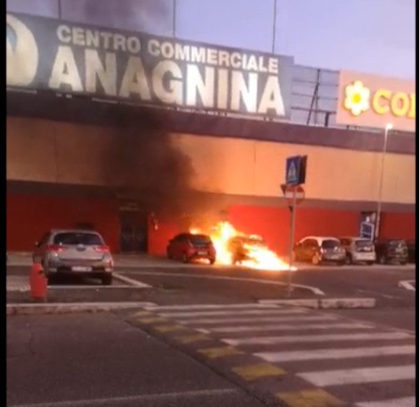 anagnina incendio centro commerciale