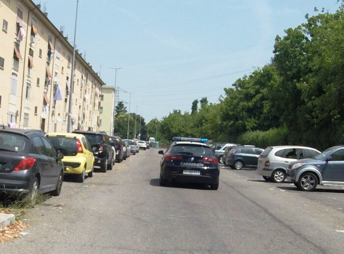 Quarticciolo, era ai domiciliari ma quando esce di casa incontra i carabinieri ed è costretta a tornare dentro