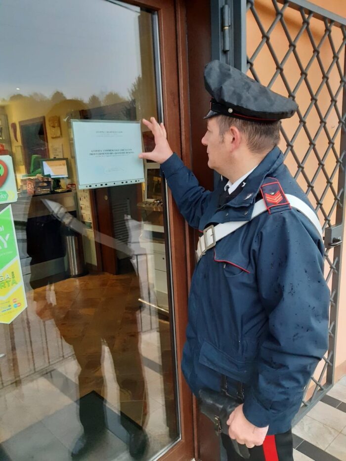 Labico, "bar dello spaccio" chiuso: licenza sospesa e disposta chiusura per 30 giorni