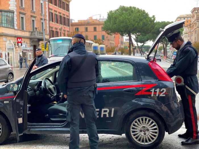 Roma, controlli dei Carabinieri: 36 pusher arrestati nella settimana appena trascorsa. Maxi sequestro di cocaina e hashish