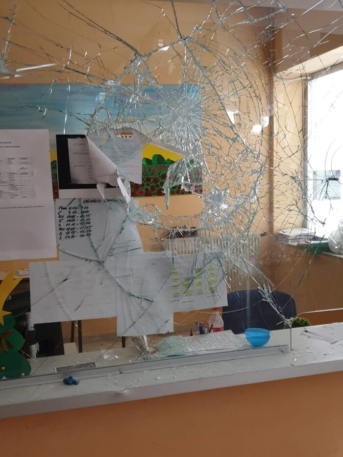 Frosinone, scuola Aldo Moro: "Responsabilità non solo dei vandali"