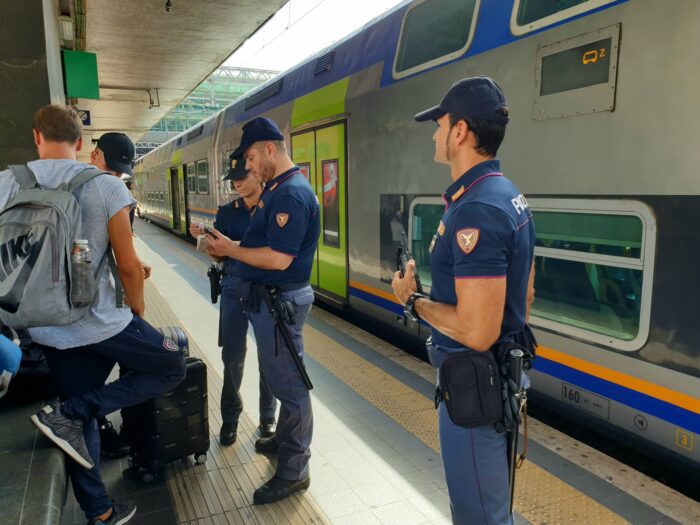 Tratta Campobasso-Roma Termini, viaggiatore senza biglietto infastidisce i passeggeri e inveisce contro la polizia