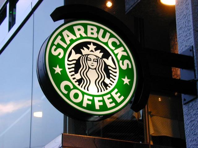 starbucks assume personale castel romano