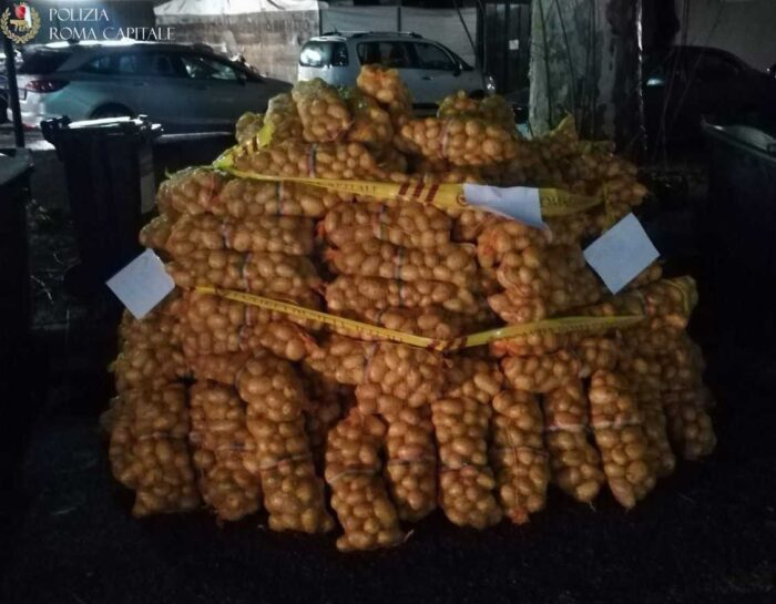 Via Flaminia Tiberina abusivismo sequestro sacchi cibo