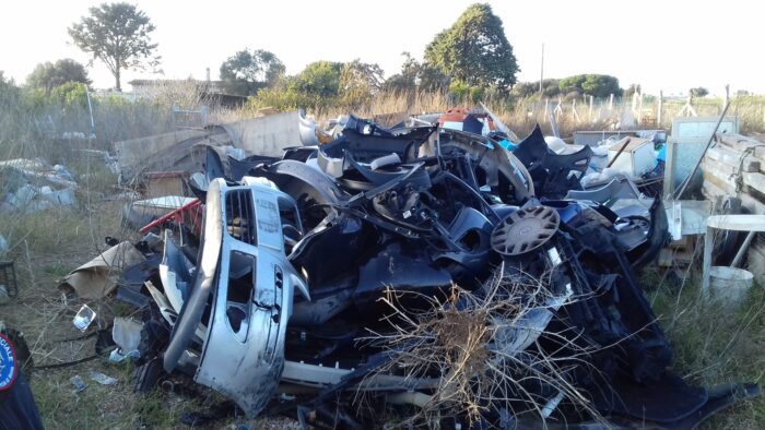 Ladispoli, discarica abusiva sequestrata a Cerreto: oltre 700 mc di rifiuti (FOTO)