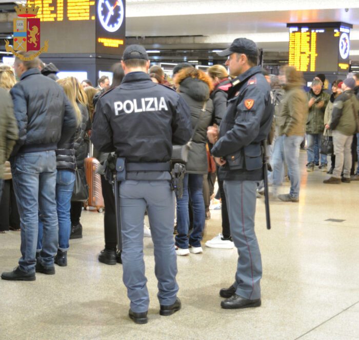 magliana aggrediscono uomo rubano portafoglio