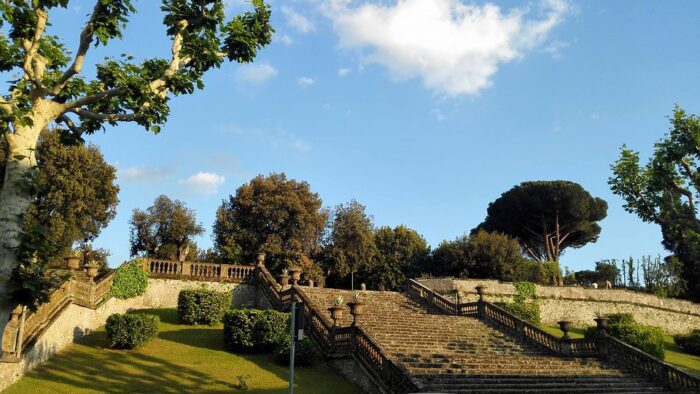 Frascati, a Pasqua e Pasquetta chiusura di tutte le attività commerciali: aperte farmacie, parafarmacie, edicole e tabaccai