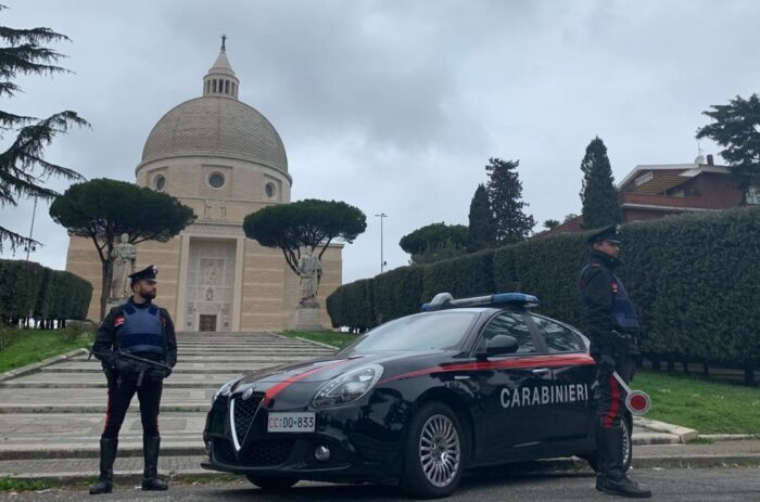 roma eur arresti domiciliari esce casa passeggiata coronavirus