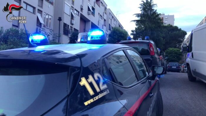 Pontecorvo domiciliari insulta carabinieri controllano