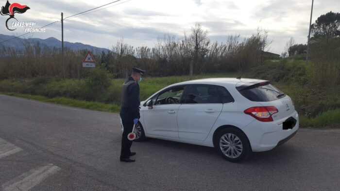 Sora, ai domiciliari per spaccio viene trovato fuori dalla sua abitazione. Nei guai anche una 46enne di Arpino: in malattia, ha mostrato autocertificazione per andare a lavoro