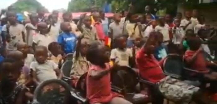 Coronavirus, arriva all'Italia la solidarietà dei bambini africani: "Tutti insieme ce la faremo!" (VIDEO)