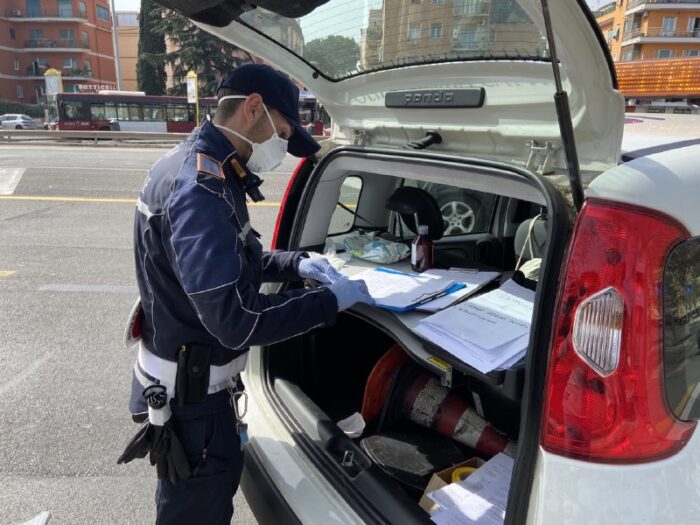 lariano vigilessa aggredita auto controllo