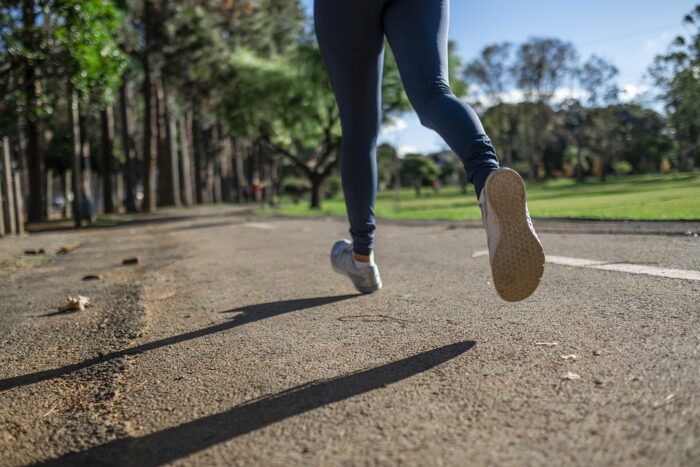 Camminare potrebbe prolungare la durata della tua vita. A rivelarlo uno studio