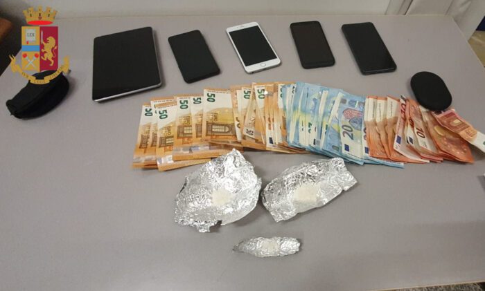 roma trastevere spaccio droga shaboo passaporto scaduto