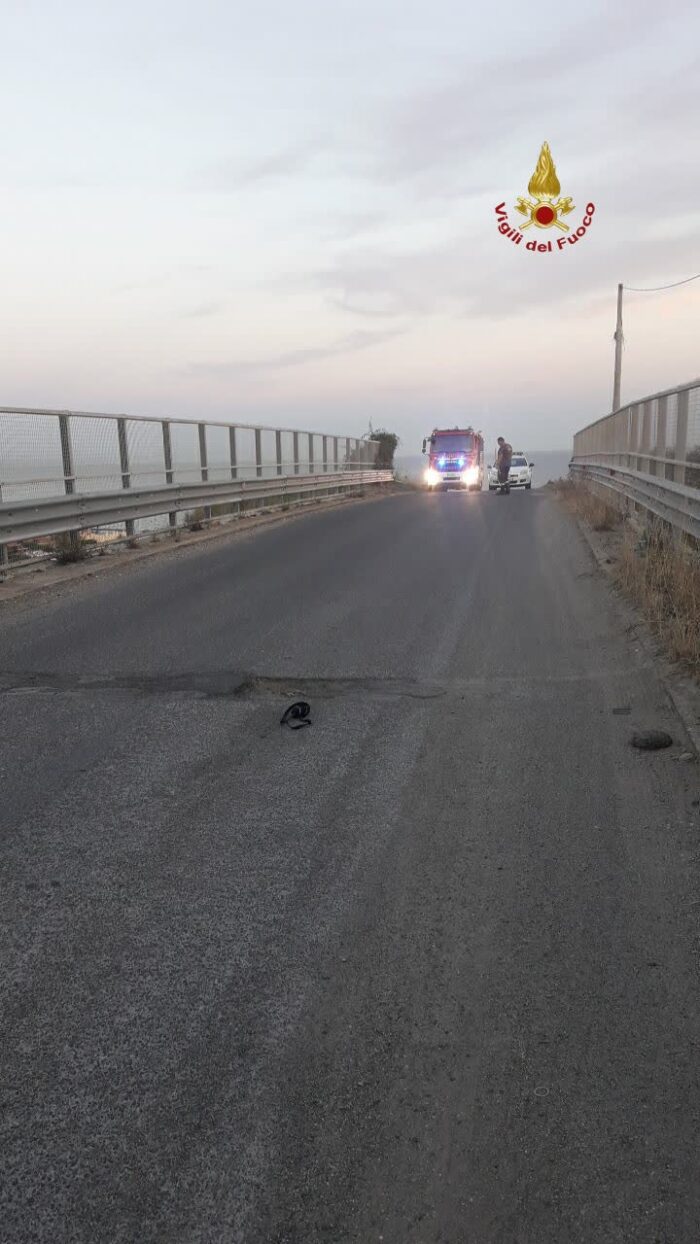 Santa Marinella, si staccano alcuni elementi del calcestruzzo copriferro: finiti sulla sottostante autostrada A 12