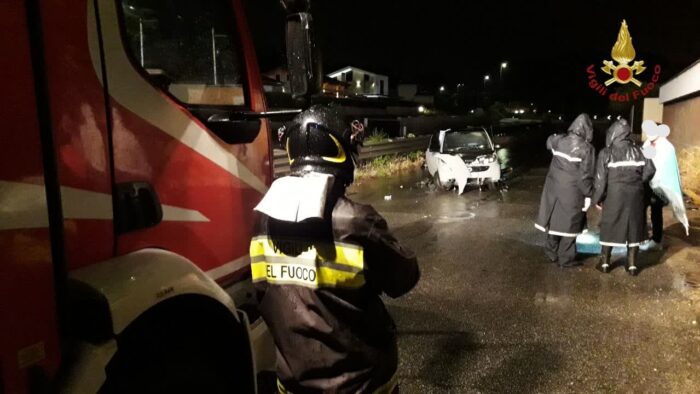 Roma incendi incidente Tuscolana morto ragazzo