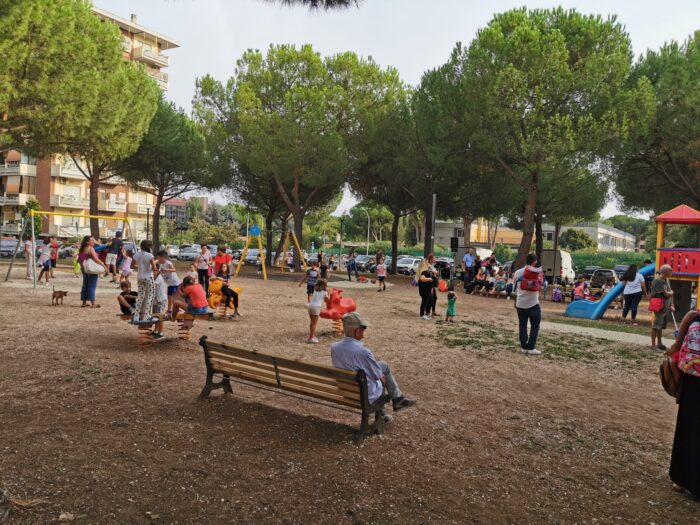 Roma. Nuove panchine nel V Municipio in arrivo nei parchi, strade e scuole del territorio (FOTO)