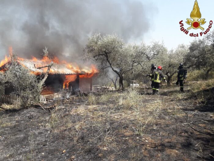 sant'angelo romano incendio baracca