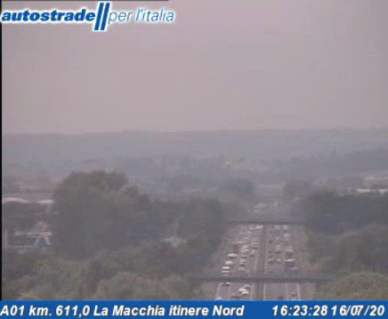 Autostrada A1, veicolo in fiamme tra Anagni e Ferentino: prestate attenzione