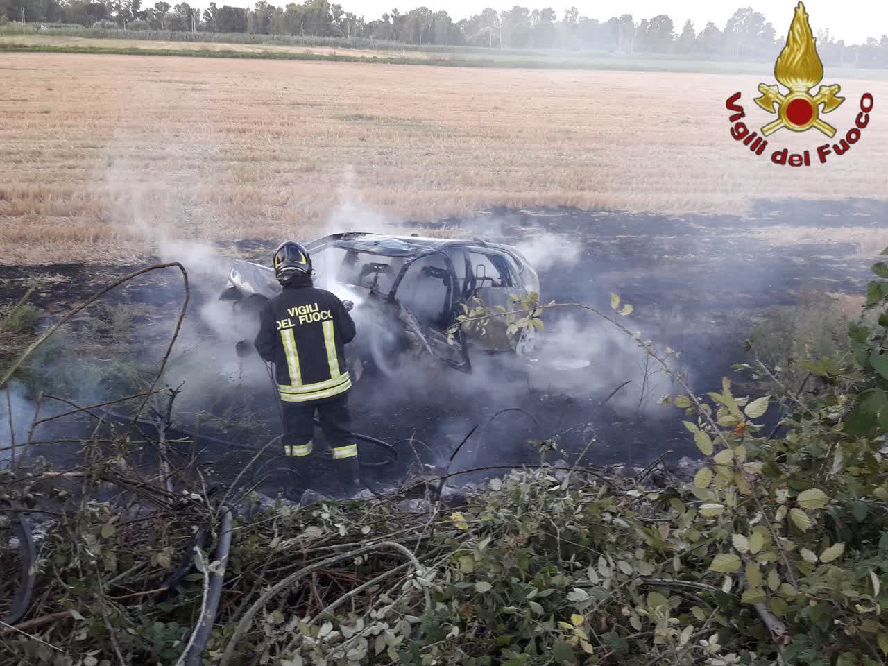Tragedia a Fiumicino, maxi incidente stradale causa due morti Tragedia a Fiumicino, maxi incidente stradale causa due morti
