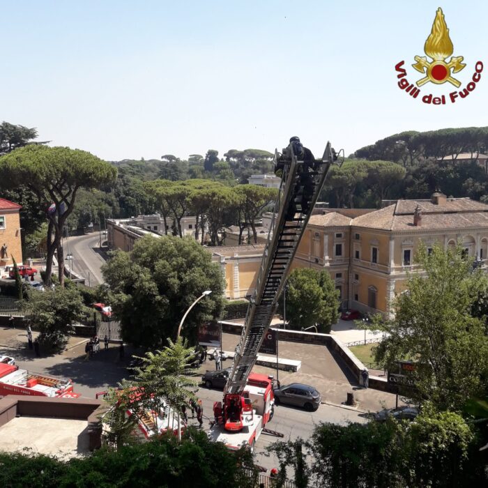 Roma. Incendio al terzo piano di una palazzina in via Monte Parioli: intervento in corso