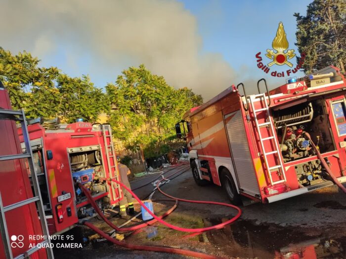 gra incendio via pescaccio strada chiusa