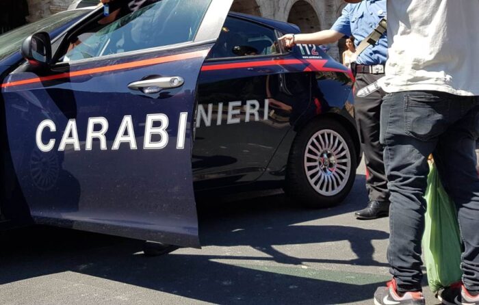 Colosseo-Fori Imperiali, controlli dei Carabinieri nell'area monumentale: sanzionati due venditori ambulanti e un assuntore di droga