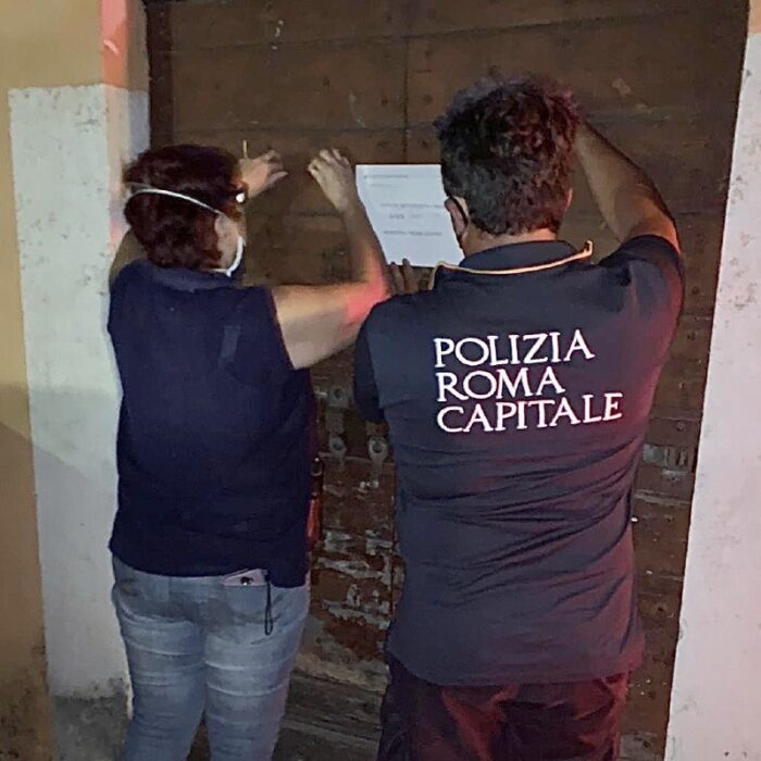 roma testaccio chiuso locale luci rosse assembramenti