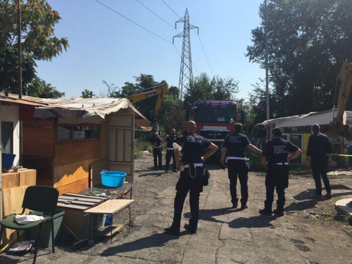 roma sgombero insediamento abusivo via foro italico video operazione