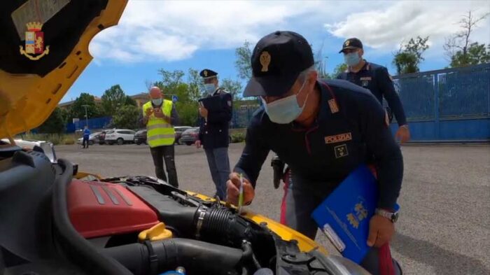 Controlli in Autostrada, rinvenuta a Cassino una Ferrari noleggiata abusivamente. Sequestrate anche due auto senza polizze assicurative