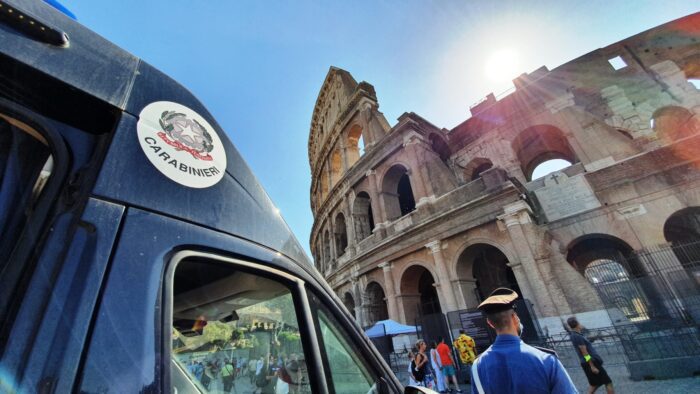 Roma, allarme bomba nel Parco Archeologico del Colosseo? Era un falso: ecco cosa è realmente accaduto poco fa