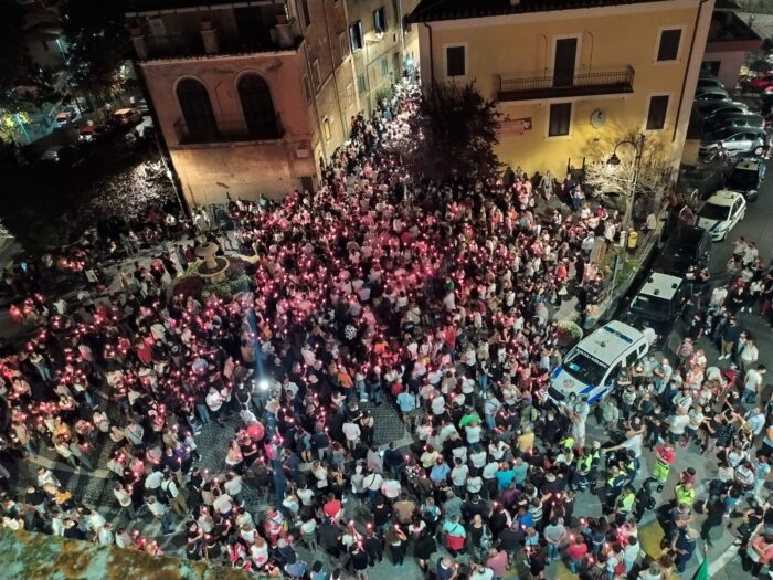 Paliano, migliaia di persone presenti alla fiaccolata "Giustizia per Willy"