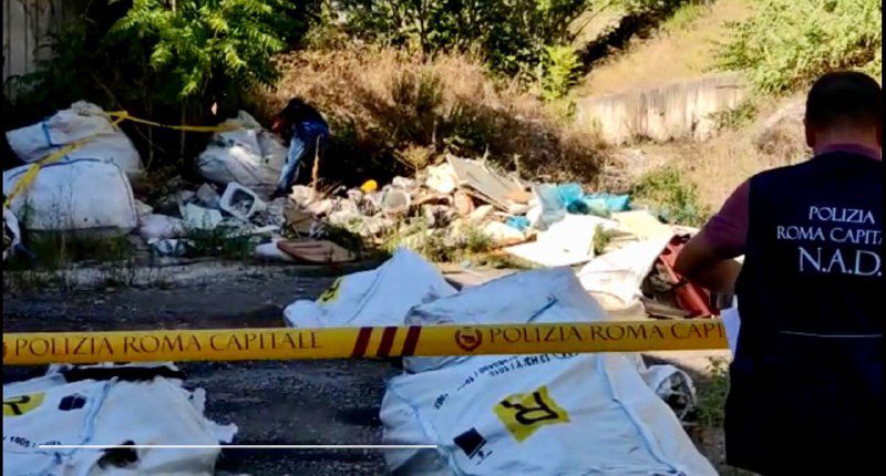 Roma, 50enne sversa rifiuti pericolosi speciali a Roma Sud senza autorizzazione