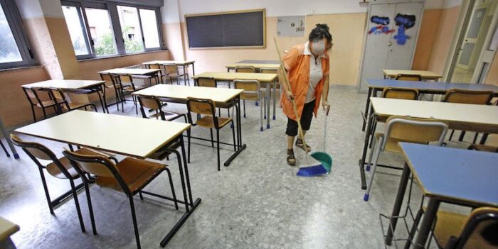 Città Metropolitana di Roma. Scuola, banchi biposto: chiesta ricognizione. Saranno stoccati o smaltiti