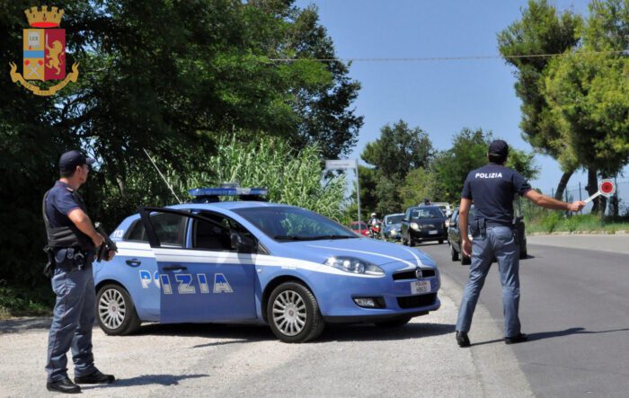 Torre Gaia e Torre Maura, multe per 3000 euro e chiuso provvisoriamente un locale. Sequestrati quasi 50 kg. di alimenti e sanzioni anche per guida senza patente né assicurazione