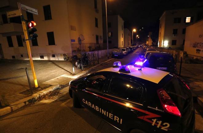 Anagni, 49enne aggredisce Carabinieri: arrestato. Veroli, allontanato 48enne che si aggirava nel centro con fare sospetto