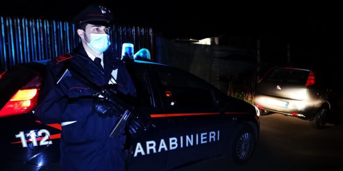 valmontone aggredisce compagna e carabinieri arrestato